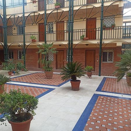 En Patio Sevillano Alameda-Isla Magica Экстерьер фото