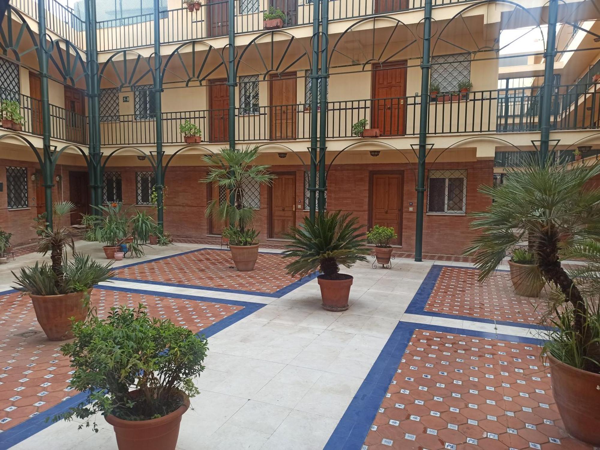 En Patio Sevillano Alameda-Isla Magica Экстерьер фото